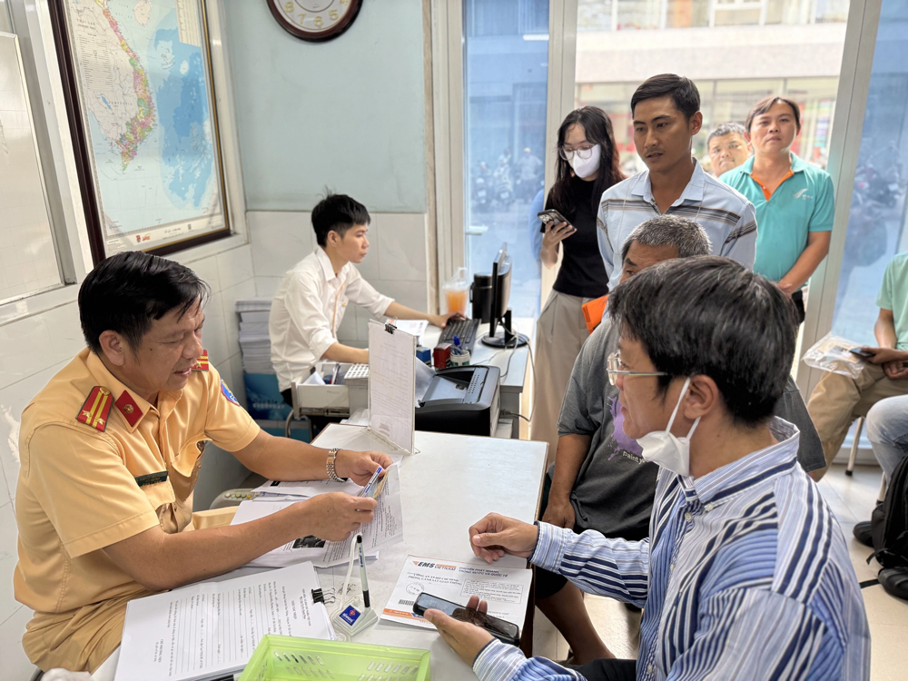Cách đóng phạt nguội online  và trực tiếp  mới nhất năm 2025: Nhanh – Tiện – Chính xác